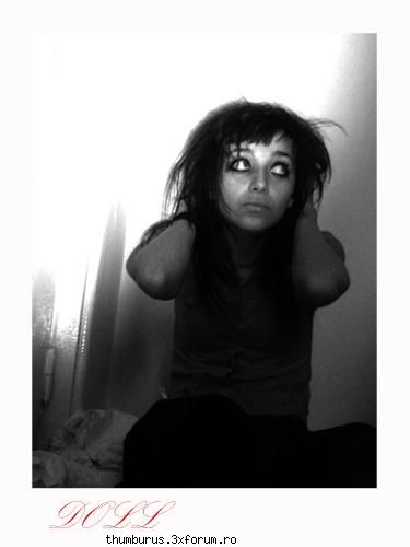 Poze facute in Photoshop - freak....dolish...childish...and so on - Galerie Foto