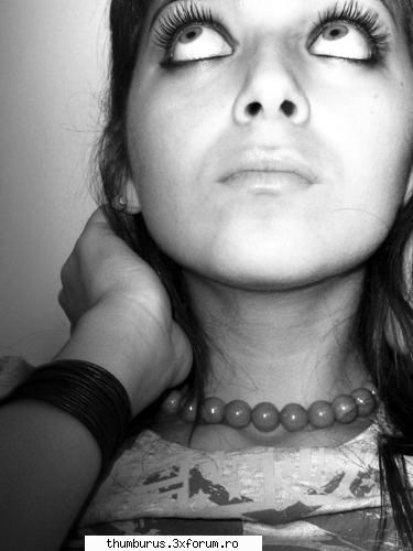 Poze facute in Photoshop - my biiiiiiiig eyes - Galerie Foto