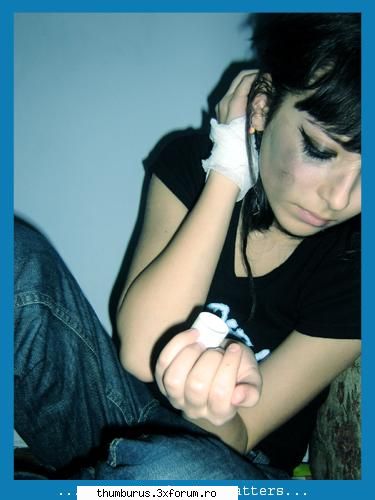 Poze facute in Photoshop - sad??....alive??? ...somethin like - Galerie Foto