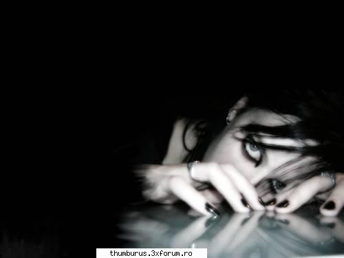 freaky...mmmm... - Lory - Galerie Foto