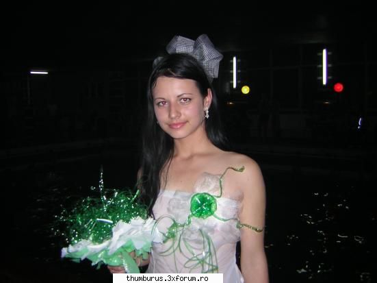 freaky...mmmm... - Lory - Galerie Foto