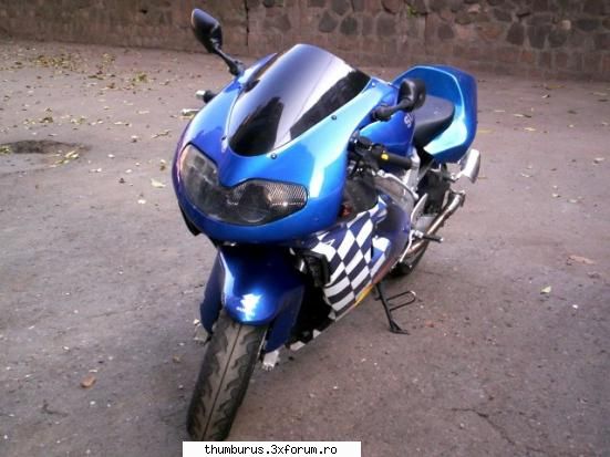 motoare :) - Suzuki TL 1000 R - Masini